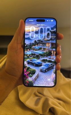 📱 iPhone 15 Plus – 256GB – Fully Unlocked Selling an iPhone 15 Plus (256GB)
