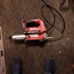 Milwaukee Grease Gun 18v