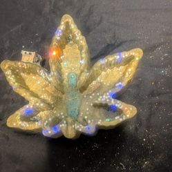 Leaf Ashtray w Lights 
