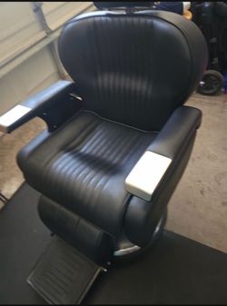 Black Hydraulic Barber Chair
