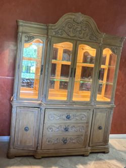 Vintage 2 piece   China cabinet/buffet  hutch Pulaski Gustavian  /french Italian designer provincial custom