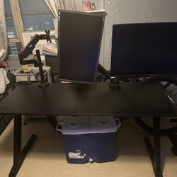 Gaming Desk With Monitors And Mounts