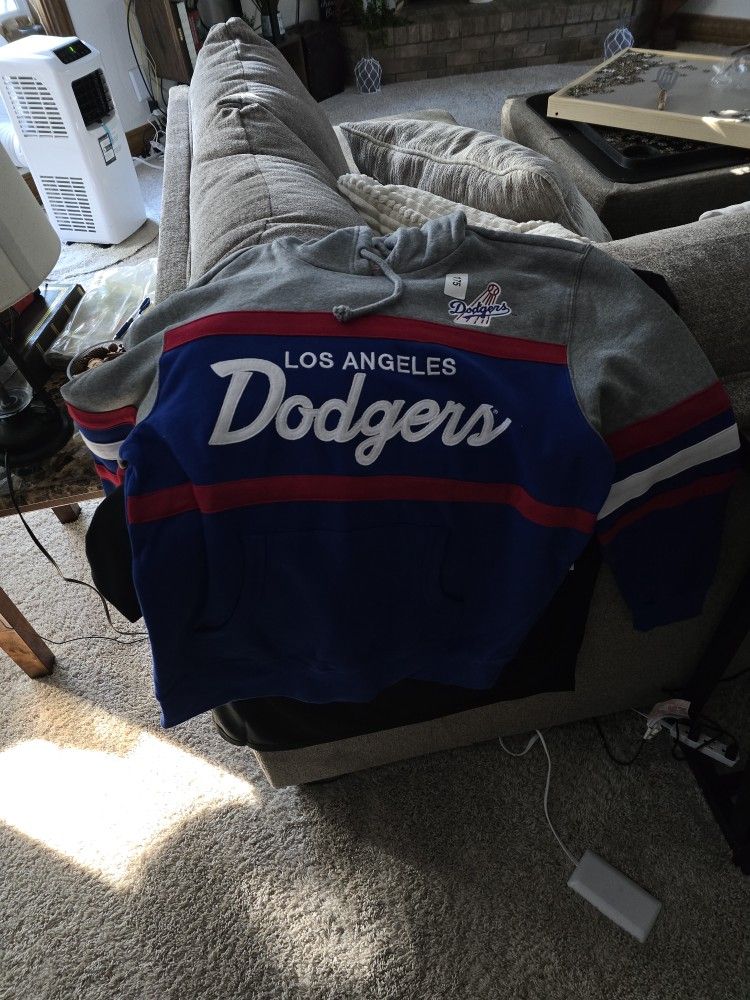LA DODGERS Sweatshirt! New With Tag