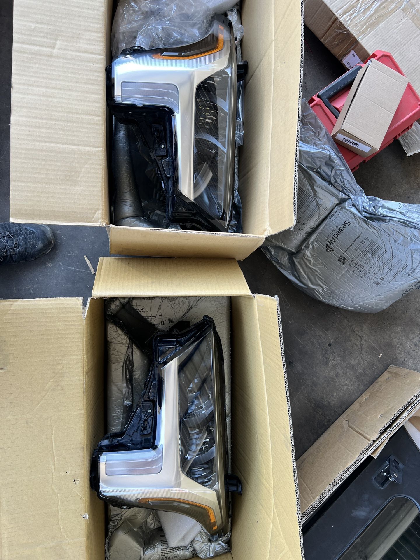 2024 Toyota Tundra LED headlights