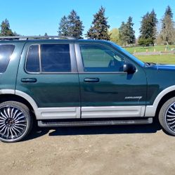 2004 Ford Explorer