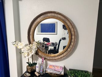 Gold mirror