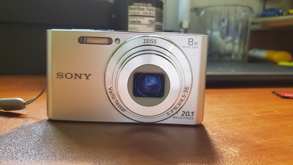 Used Sony Camera! Used Condition (Sony Cyber-shot DSC w830 Camera )