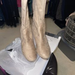 2 Pairs Of Women’s Thigh High Boots Suede Size 10 In Good Condition( Taupe And One Navy Blue)  Come In There Box 📦 From Lane Bryan 