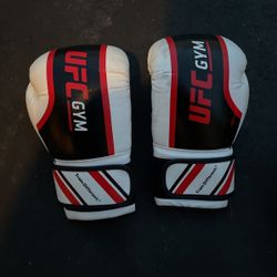 UFC boxing Gloves *Brand new* 8oz