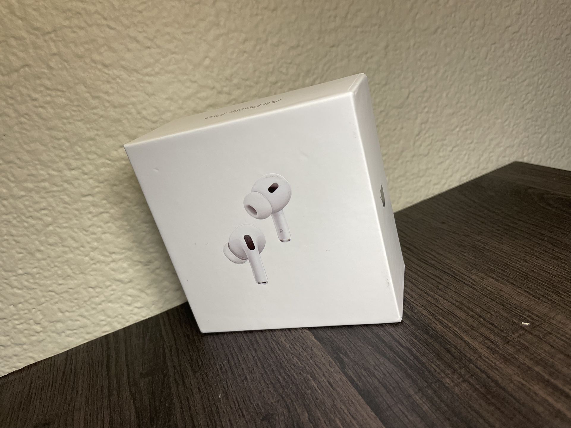 AirPods pro 2 with Wireless Charging case (USB-C)