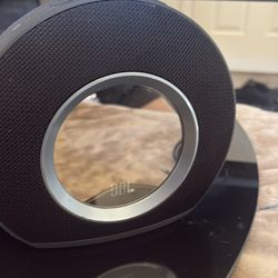 JBL Horizon clock radio