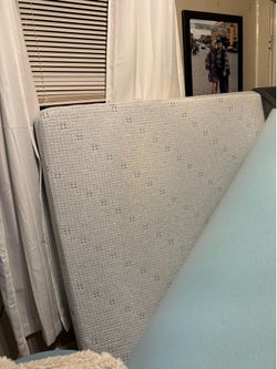 MEMORY FOAM NEW QUEEN MATTRESS