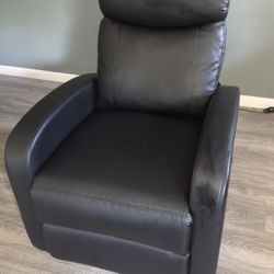 Black Reliefs Leather Chair