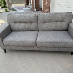 FREE DELIVERY 🚚🚛🚚 Beautiful MCM Couch