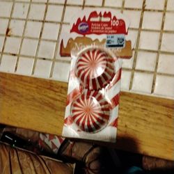 Wilton Baking Cups ( North Pole)