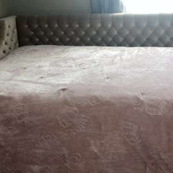 Day bed