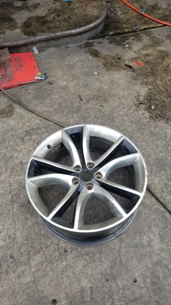 2015 Dodge Charger Rim