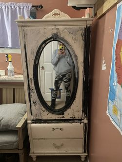 Wardrobe Dresser With Mirror