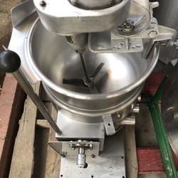 Stainless Steel Jacketed Mixing Tank With Mixer $2500