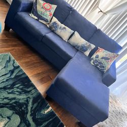Moving blue couch great condition!