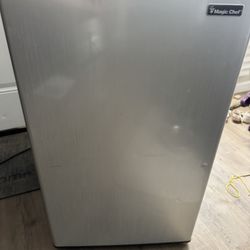 Magic Chef Mini Fridge 