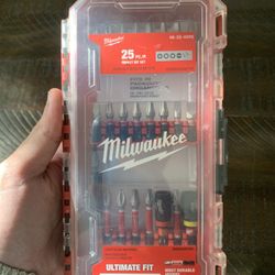 Milwaukee 25-Piece SHOCKWAVE Impact Duty Alloy Steel Screw Driver Bit Set