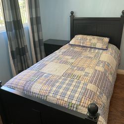 Bed With Trundle