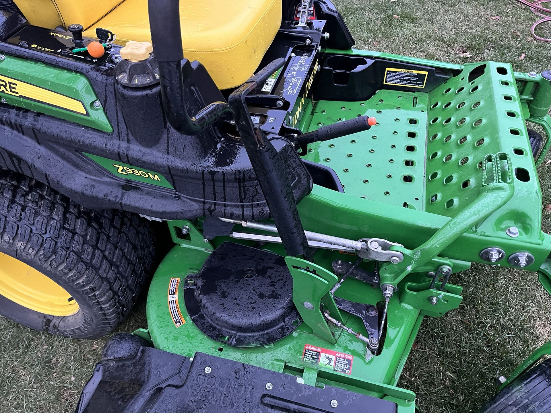 John Deere Z930m Zero Turn Lawn Mower With A 60 Inch Mulch On Demand Deck And A Kawasaki Motor