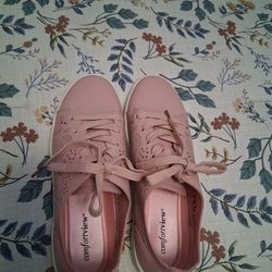 Pink Tennis shoes