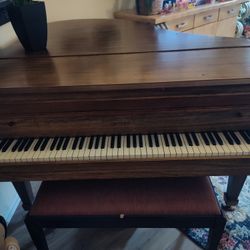 1923 Estey Baby Grand Piano