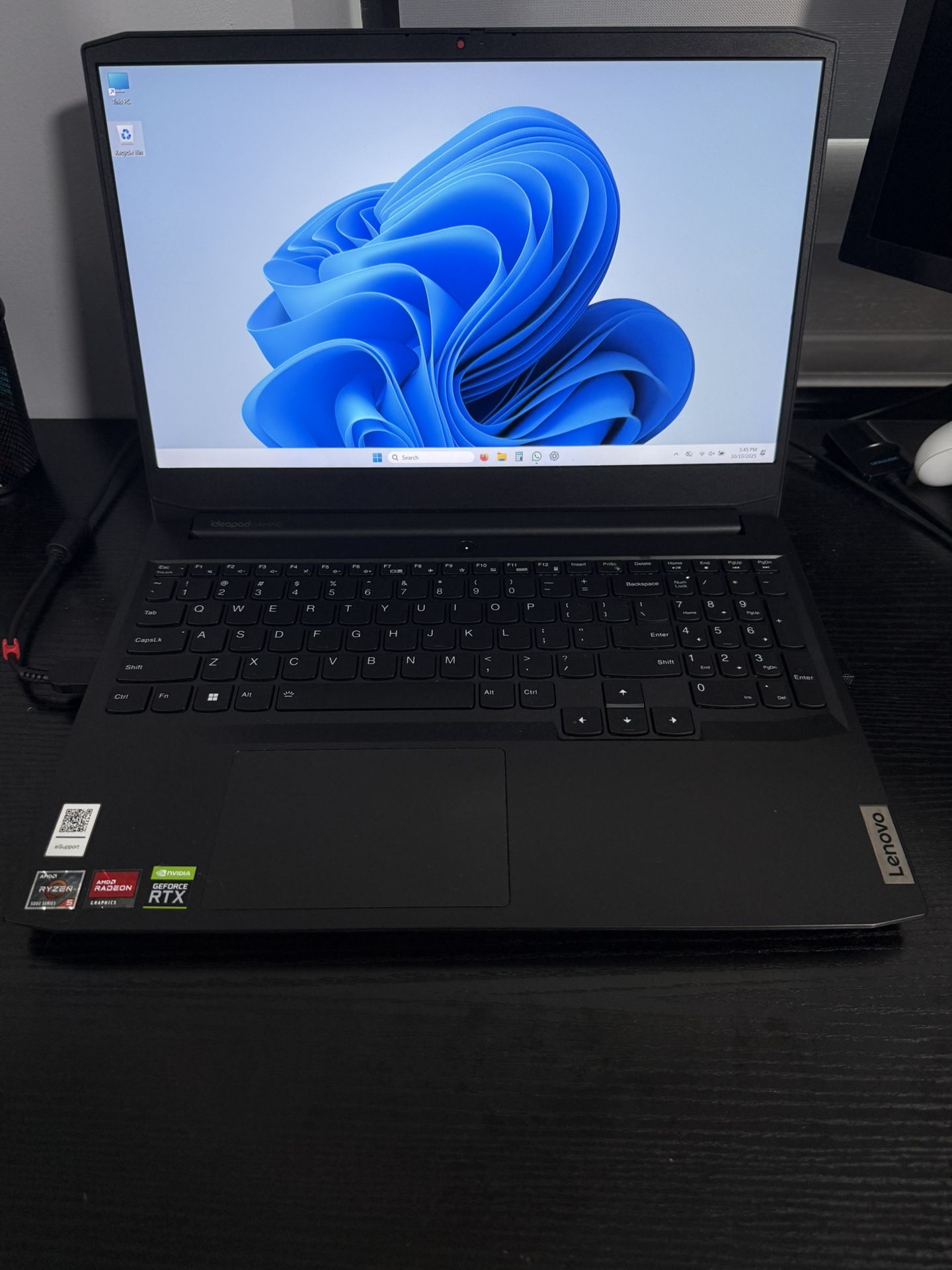 Lenovo - Ideapad Gaming 3 15.6" FHD Laptop - Ryzen 5 5600H - 32GB Memory - NVIDIA GeForce RTX 3050 Ti - 1 Tb & 256GB SSD - Shadow Black