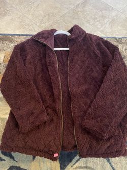 Women Size Large Burgundy Fleece Jacket