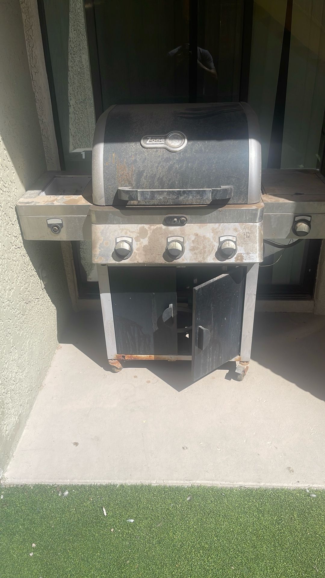 BBQ Grill w/ Propane