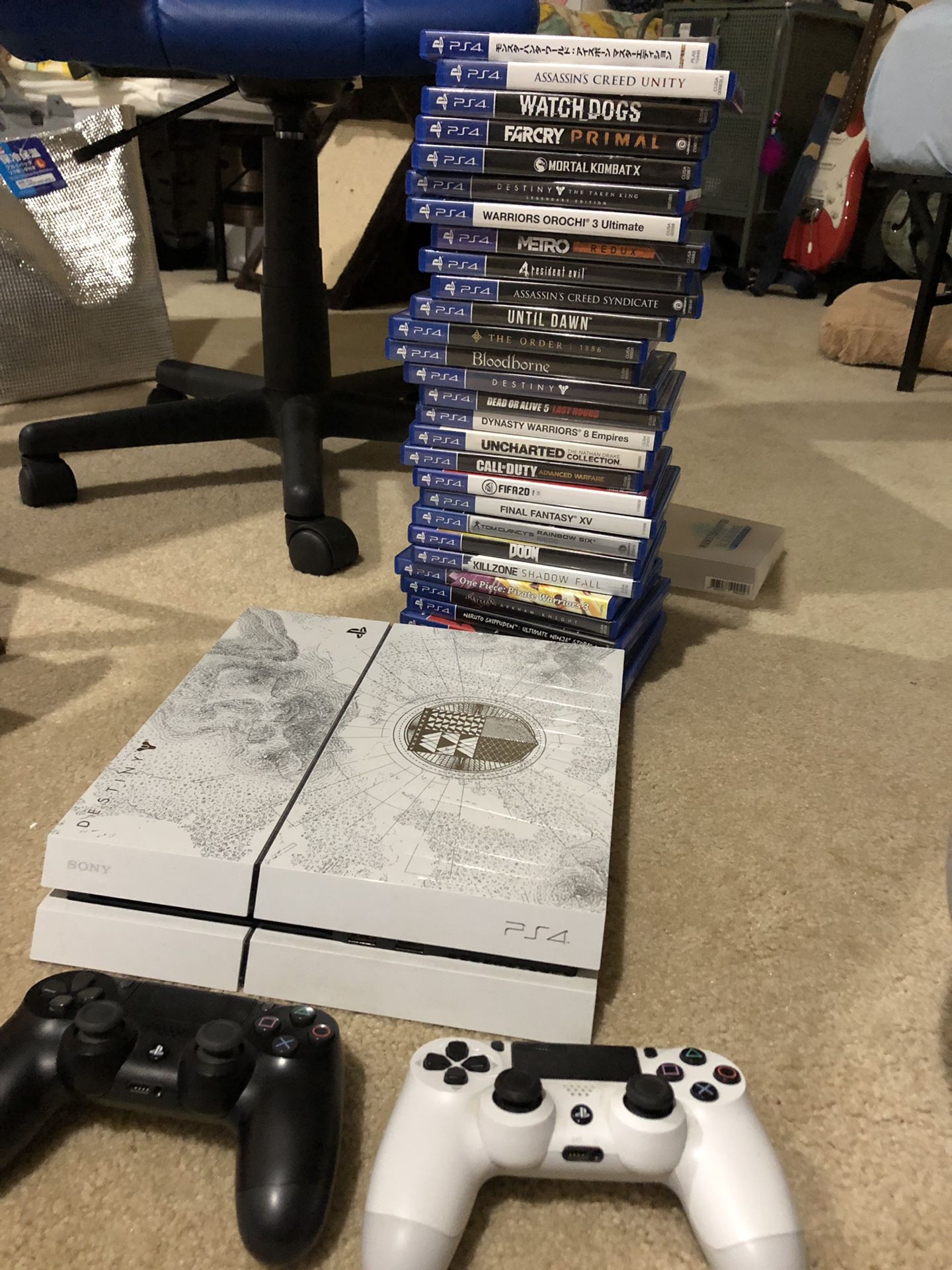 PS4 Destiny edition console with 30 games and controller