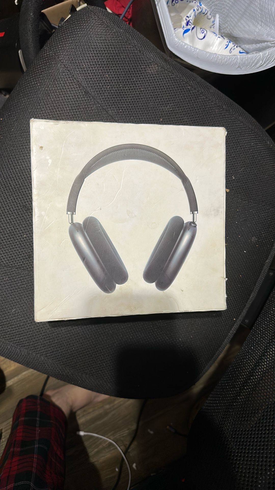 Apple AirPod Maxes