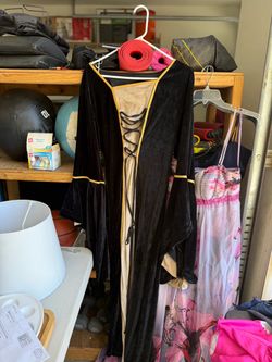 Costume dress