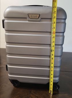 Carry-On/ Luggage