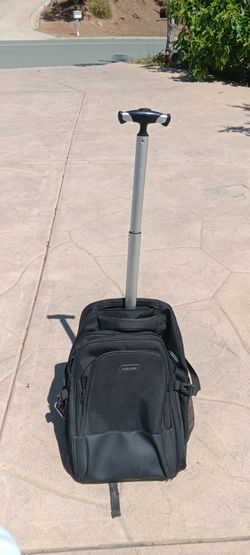 Back pack with weels