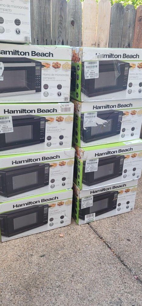 Hamilton Beach 0.9 Cu ft Countertop Microwave Oven, 900 Watts, Stainless Steel,