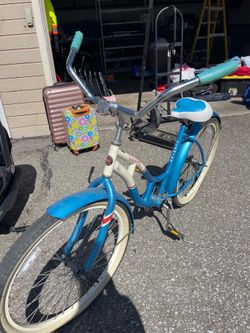 Schwinn Legacy Cruiser