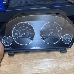 BMW F30 SPEEDOMETER AUTOMATIC 2016