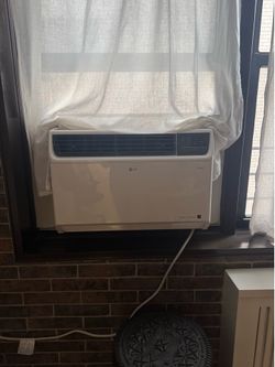 LG Window Air Conditioner | 18,000 BTU DUAL Inverter Smart (See entire description, recent issue)