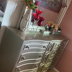 Queen Bed And Dresser
