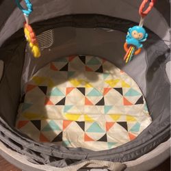 Fisher Price Baby Travel Dome / Portable Bassinet Or Play Space 