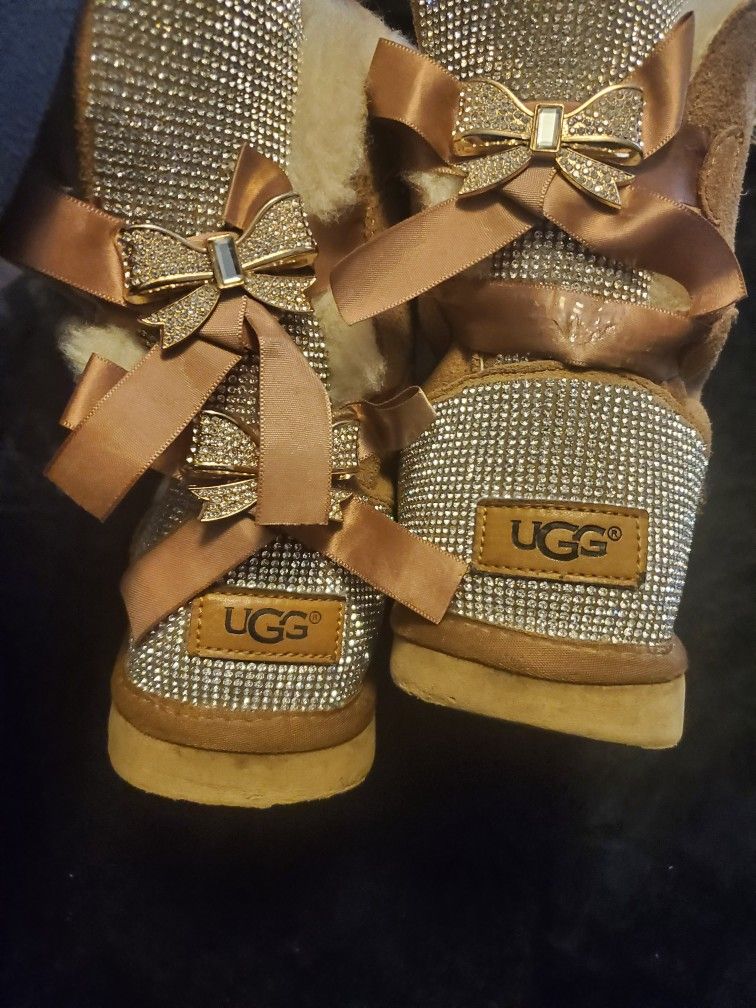UGG