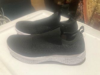 New Athletic Shoes Women’s Size 6