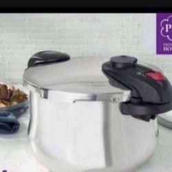 Hoya  De Pression De  8 QT nueva De Princess House  $200