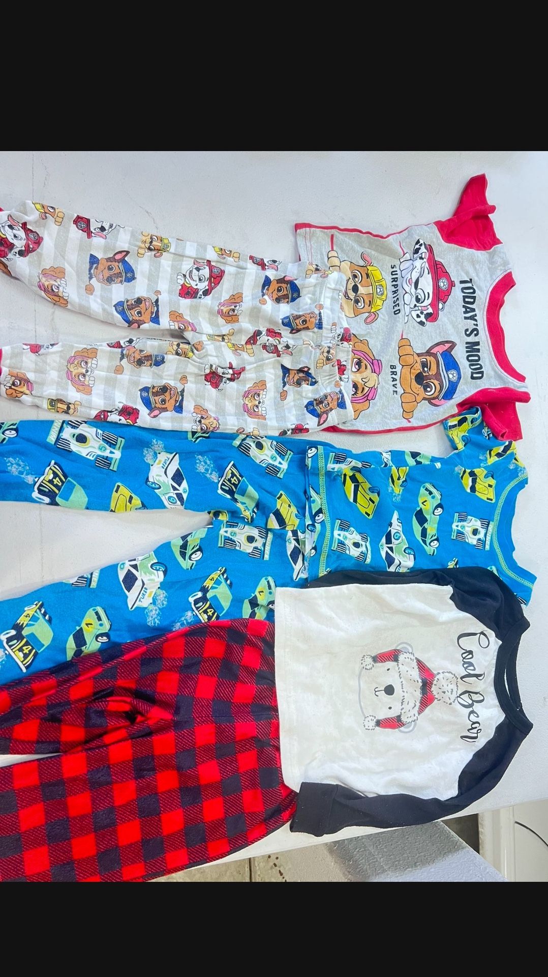 Pillamas Para  Niños Talla 2t $15