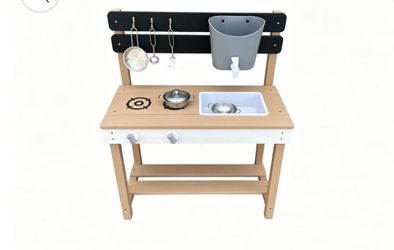 Kid’s Wooden Mud Kitchen
