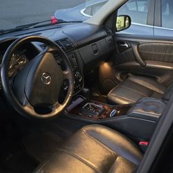 2005 Mercedes- Ml 350. Clean  200k Mile 